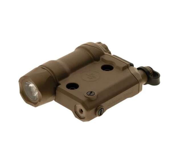 CRIMSON TRACE RAIL MASTER LSR/LIGHT TAN AR15